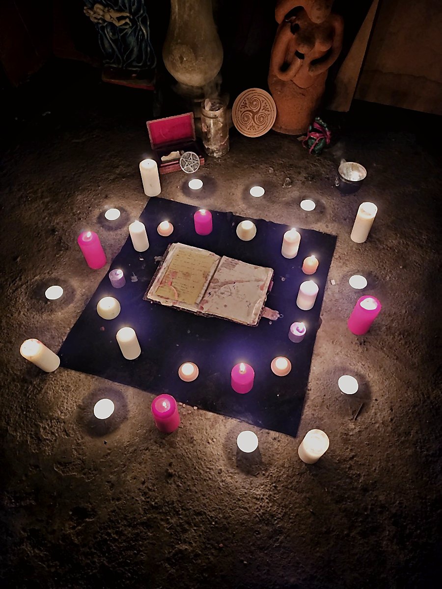 Altare rituale preparato personalmente da Micaelys